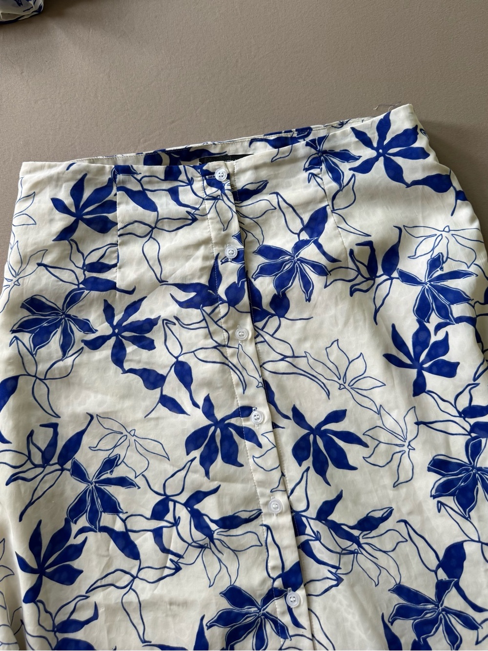 Novella Flowy Floral Co-ord Midi Skirt Set - Picture 4 of 9